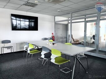 Na prenájom moderná kancelária v centre mesta - 7