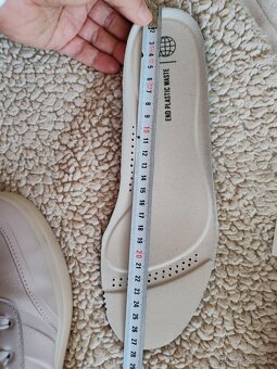 Adidas court revival 42 2/3 - 7