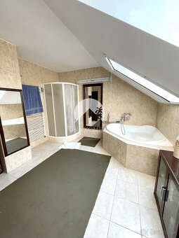 LEN U NÁS Reality KOMPLEX s.r.o. Vám ponúka 6-izbový r - 7