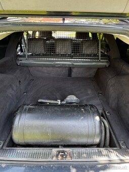 Mercedes Benz E200 - 7