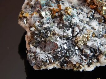 Minerály - chalkopyrit z Banskej Štiavnice - 7