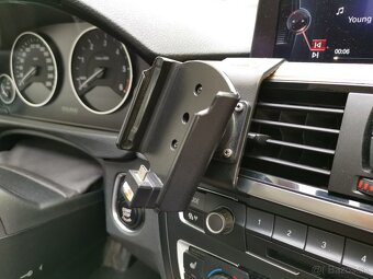 Brodit ProClip montážna konzola + nabíjačka - 7