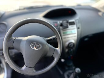 Toyota Yaris 1.0 VVTI, 51 kW – 2. majiteľ, len 163 583 km, n - 7