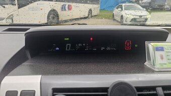 Toyota Prius Plus + LPG - 7