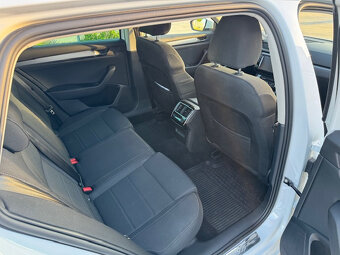 Predám ŠKODA Superb kombi 2.0 TDI - 7