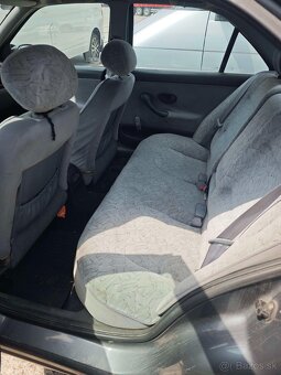 Predám Peugeot 406 - 7