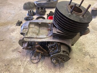 Predám motor cz 175 450 a jawa 250 - 7