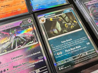 Pokemón MEGA balík A: 100ks kariet v obaloch s EX + darček - 7