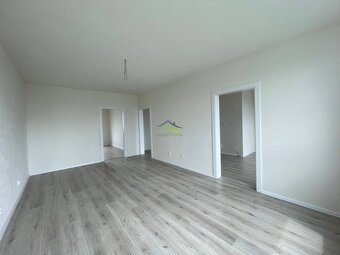 Novší 3 izbový priestranný byt 75 m2, balkón -147.000€ - 7