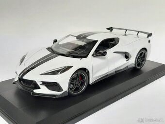 1:18 - Chevrolet Corvette Stingray C7 / C8 - Maisto - 1:18 - 7