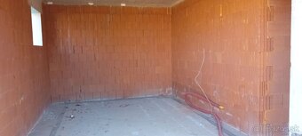 Predaj 4-izbový rodinný dom (hrubá stavba) s pozemkom 585m2 - 7