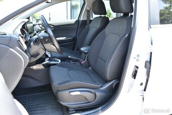 Kia Cee'd SW kombi 1.5 T-GDI BENZÍN AUTOMAT GOLD SR 2021 - 7