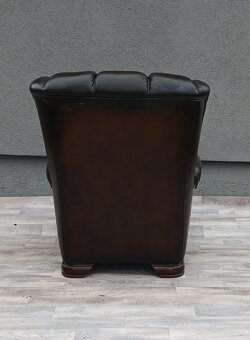 Kreslo kožené v štýle Chesterfield. - 7