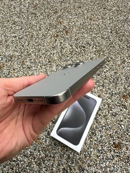 iPhone 15 pro - baterie 96% - 7