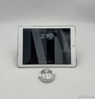 iPad 9.7" 6th Generation 128GB Wi-Fi Silver + DARČEK - 7
