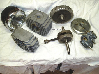 - Nové - SEDLO - na BABETTA 210 - Orig. - 7