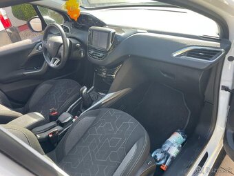 Peugeot 2008 - 7