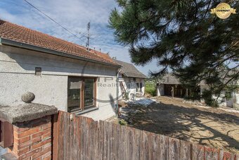 NA PREDAJ starší 3-izbový rodinný dom v Lábe - pôvodný stav - 7