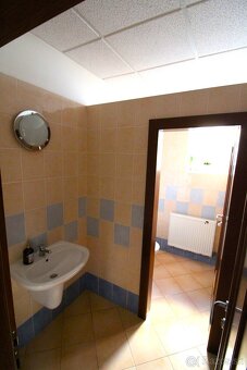 Prenájom komerčné priestory /89 m2/ Žilina - centrum - 7