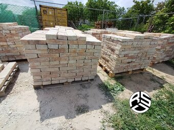 Stare tehly Senec - 7