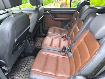 Predám VW Touran 1.6 TDI 77 kw AT /7 rok: 2013 - 7