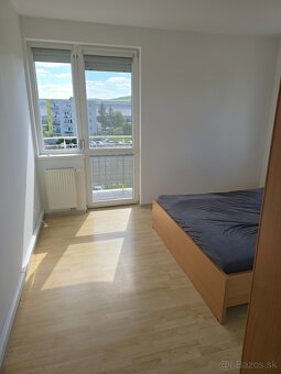 Moderný 2-izbový byt s vlastným parkovaním a zelenými pl - 7