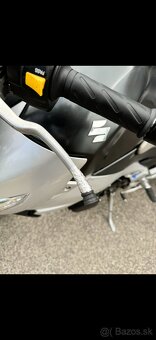 Suzuki GSR600 - 7