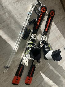 Detský lyžiarsky set lyže lyžiarky paličky 6R - 7