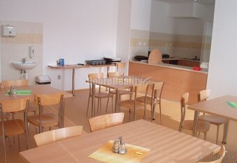 Ponúkame na predaj komerčnú nehnuteľnosť v priemyselnom park - 7