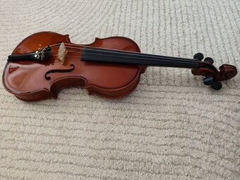 Predám celé 4/4 husle s púzdrom. - 7