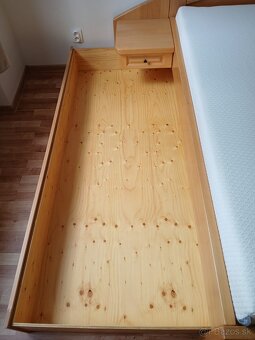 Masivna kvalitna krasna postel - 7