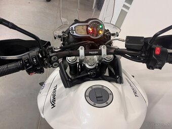 Triumph tiger 800 - 7
