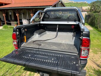 Toyota Hilux 3.0 D4D Invincible ,,REZERVOVANÁ,, - 7