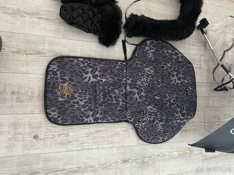 Cybex Jeremy Scott - 7