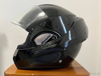 Vyklapacia prilba Shark evolineseries3 - 7