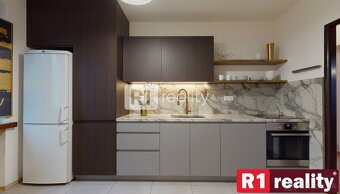 NA PREDAJ 3 izb. byt /dva balkóny/ "VAJANSKÉHO" / Piešťany - 7