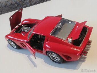 1:18 FERRARI 250 GTO Bburago - 7