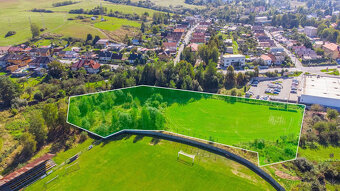 IBA U NÁS Exkluzívne ponúkame rovinatý stavebný pozemok Kro - 7