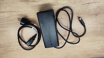 Xbox 360 + 2 wireless ovládače + 2 hry - 7