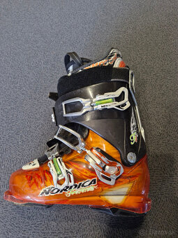 Lyže Atomic s viazaním + lyžiarky - 7