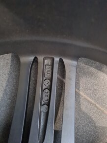 Predám komplety na Audi 19" 255/35, disk 8,5" x 19, ET32 - 7