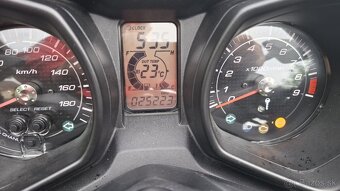 Yamaha x max 400 - 7