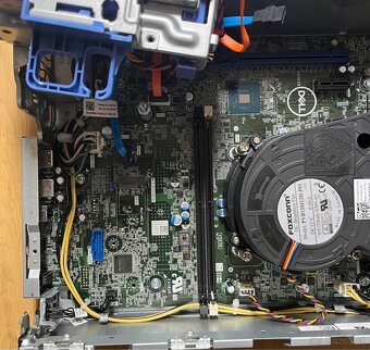 Dell OptiPlex 3070 SFF PC bez - cpu ram ssd - 7