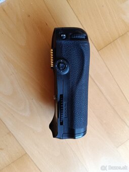 Nikon MB-D10 - 7