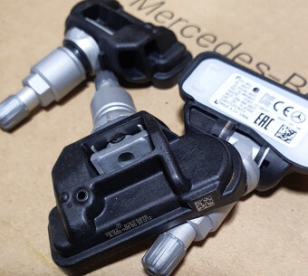 100% originálny TPMS senzor tlaku v pneumatike pre MERCEDES - 7