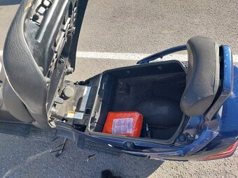 Suzuki burgman 250 - 7
