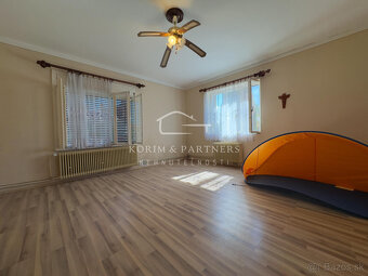 Jedinečný dom na extra veľkom pozemku Kolárovo - 7