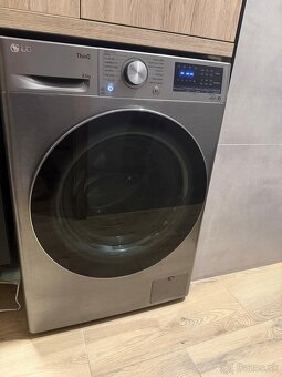 Úzka spredu plnená práčka LG strieborná - 7