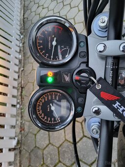 Honda Hornet CB900F - 7