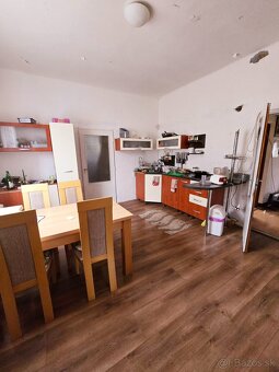 Rodinný dom s 3125 m pozemkom Sklené - 7